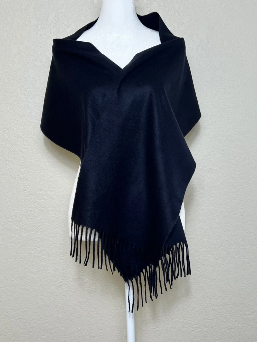 *FIRM PRICE* Cashmere Black Fringed Scarf Made in Germany